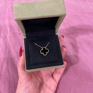 Van Cleef & Arpels Vintage Alhambra Pendent in Onyx